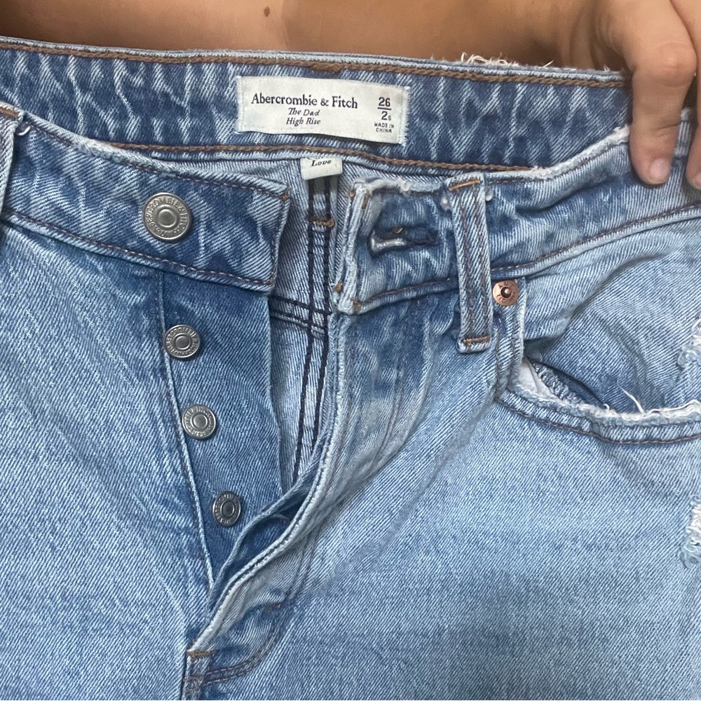 Abercrombie curve love high rise dad jean 26/2s